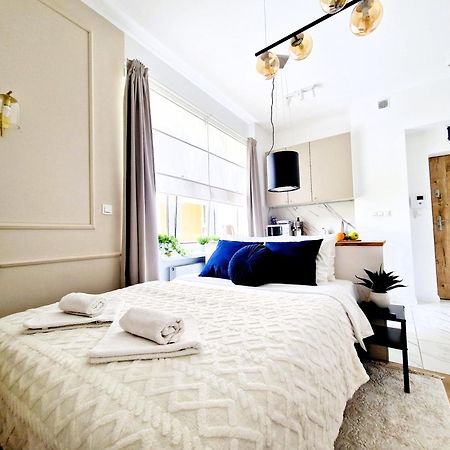 J&W Apartments Grojecka Glam Flat Warszawa Exteriör bild