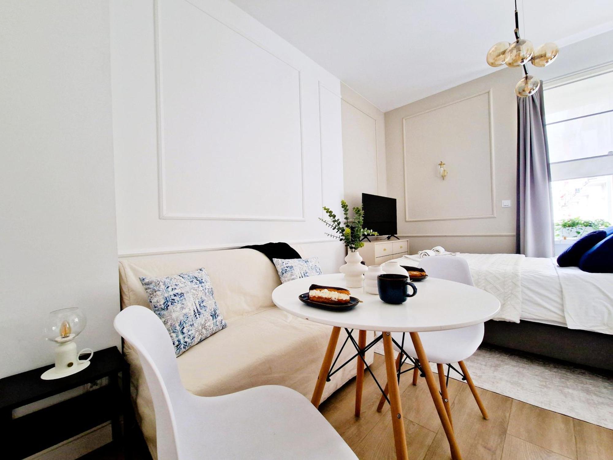 J&W Apartments Grojecka Glam Flat Warszawa Exteriör bild